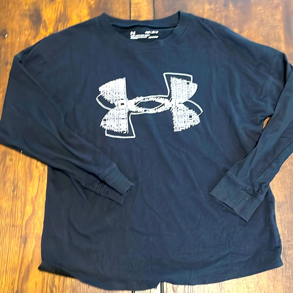 Long sleeve black under armor shirt